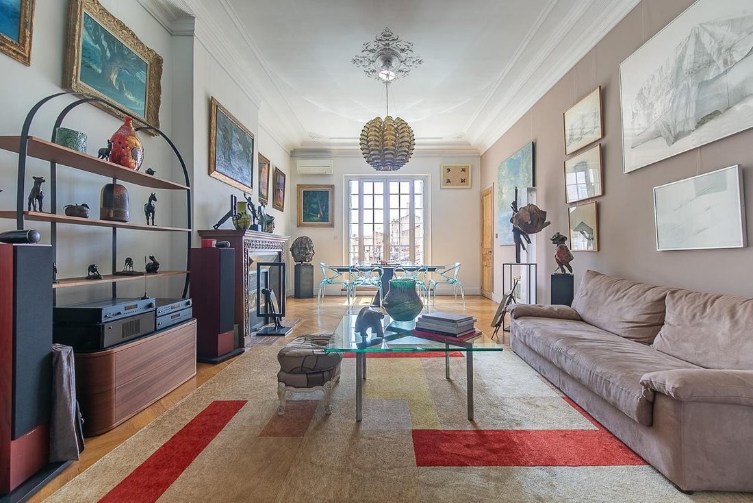 Apartment in Castellane, 6e Arrondissement, Marseille 5 - 18251085