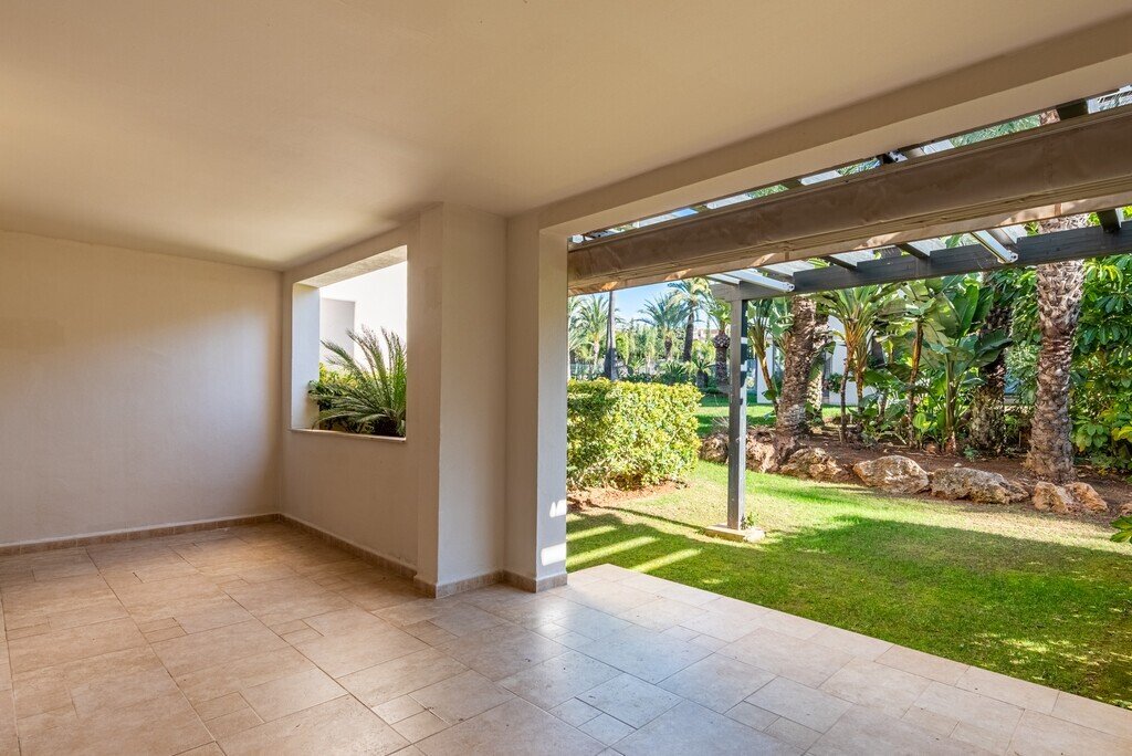 Apartment in Puerto Banus, Marbella, Spain 4 - 18193707