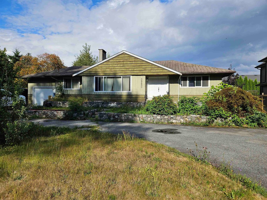 House in Squamish, British Columbia, Canada 2 - 18256970