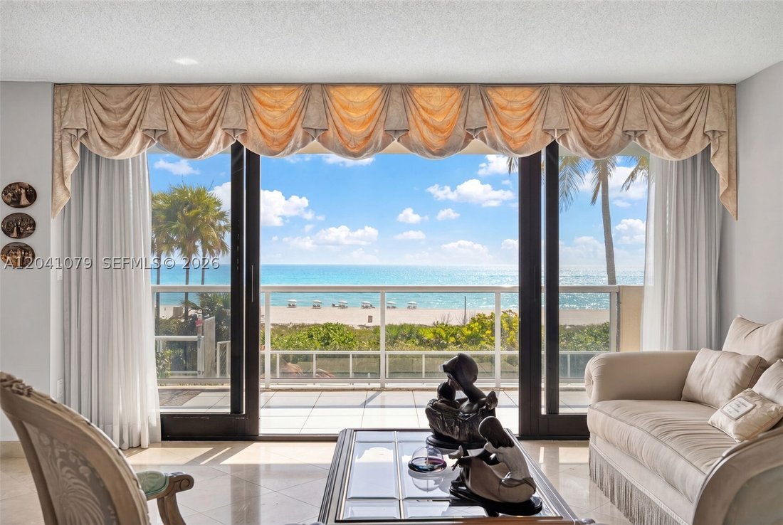 Condo in Miami Beach, Florida, United States 3 - 18254649