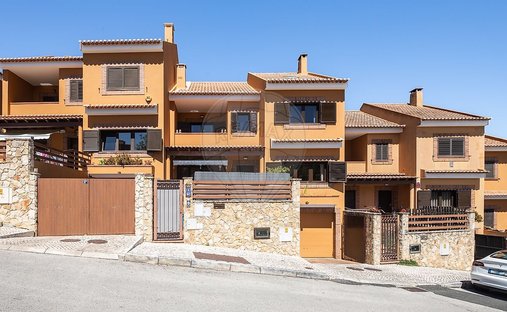 House in São João dos Montes, Lisbon, Portugal 1