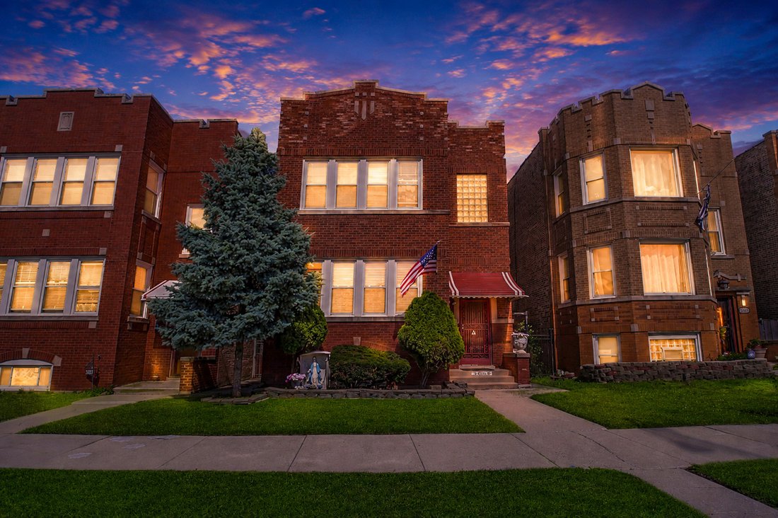 Chicago, Illinois, United States 3 - 18255127