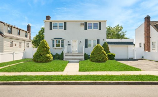 House in Lindenhurst, New York, United States 1