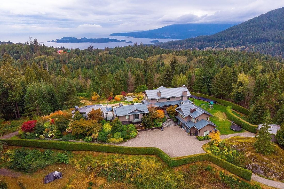 House in Bowen Island, British Columbia, Canada 2 - 18256793