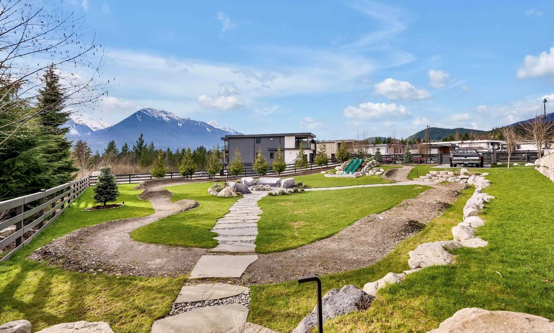 Land in Squamish, British Columbia, Canada 4 - 18257002