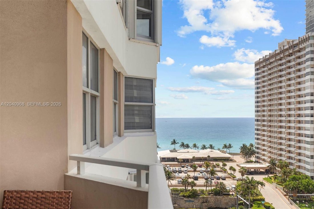 Condo in Hallandale Beach, Florida, United States 2 - 18251726
