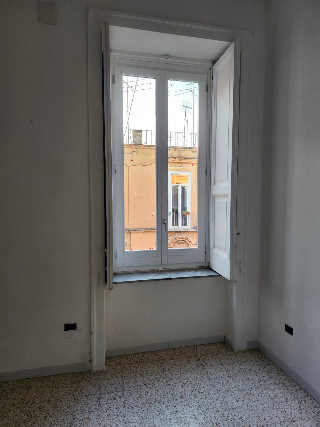 Apartment in Naples, Campania, Italy 3 - 15428896