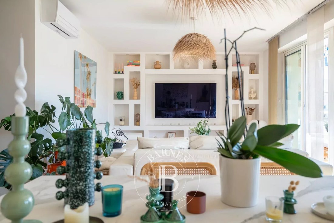 Apartment in Saint Giniez, 8e Arrondissement, Marseille 4 - 18256202