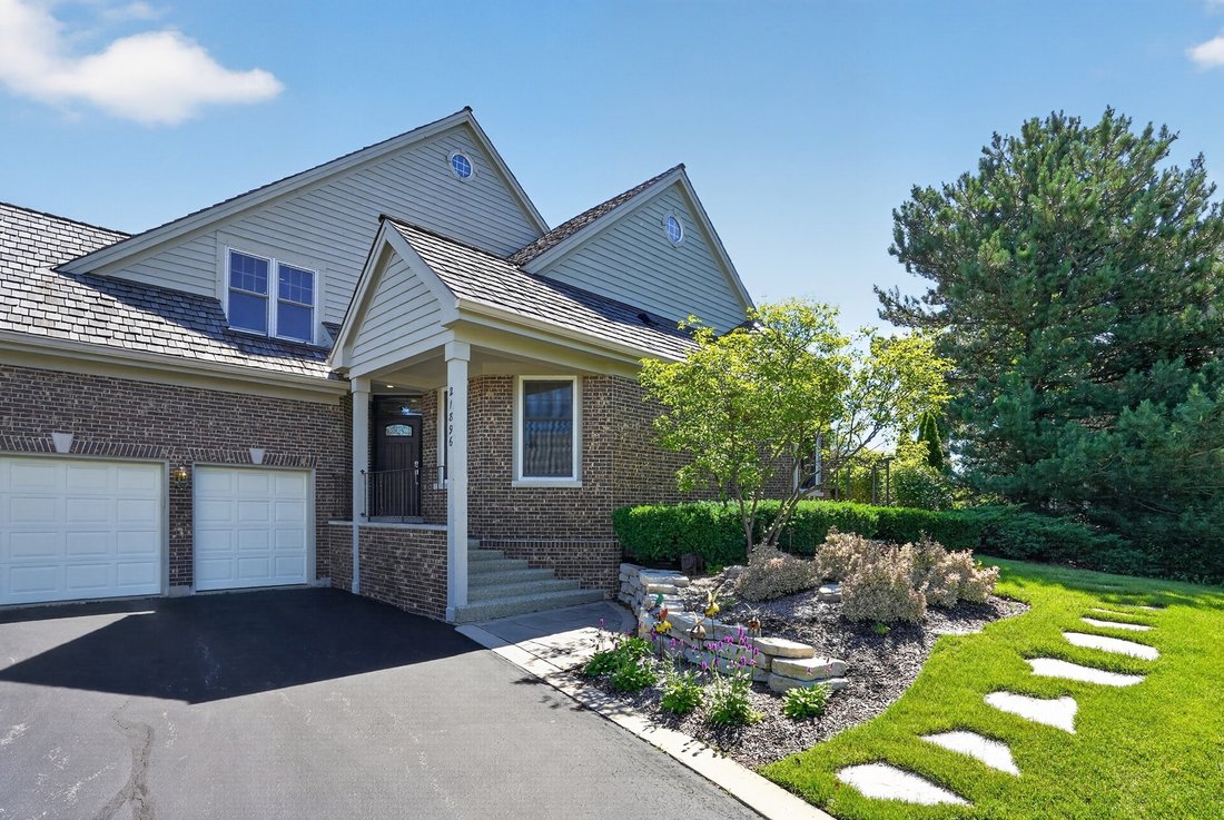 Townhouse in Mundelein, Illinois, United States 3 - 18250956