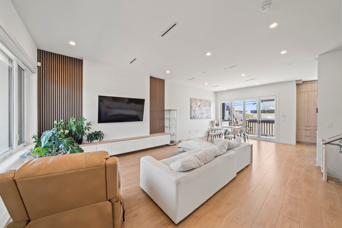 House in Vancouver, British Columbia, Canada 2 - 18256775