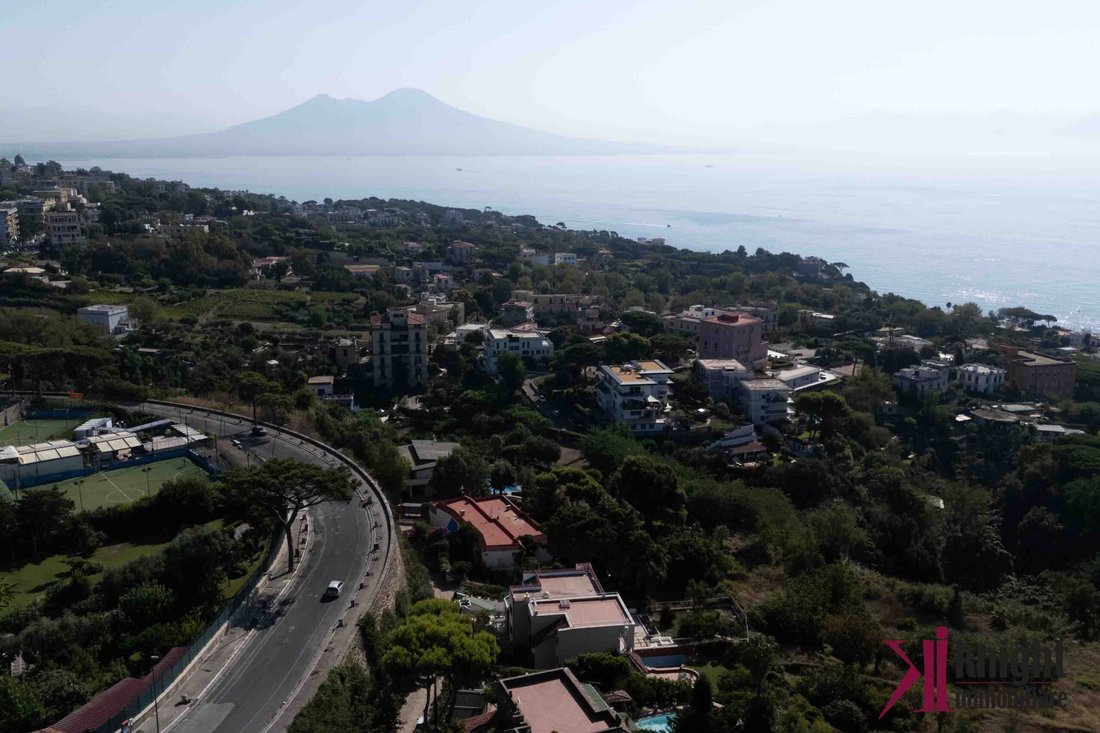 Villa in Naples, Campania, Italy 1 - 15429066