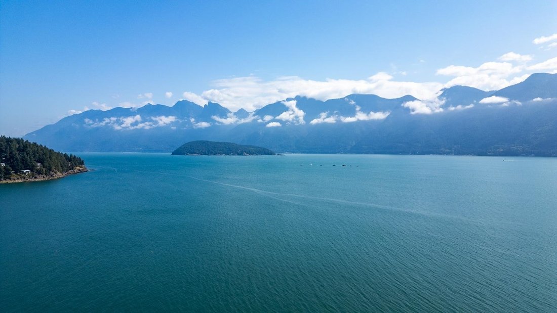 Land in Bowen Island, British Columbia, Canada 1 - 18257070
