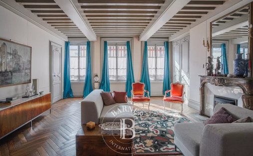 Estate in Pont-l'Évêque, Normandy, France 1