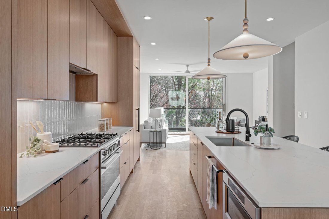 Townhouse in Raleigh, North Carolina, United States 1 - 18250449