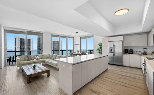Condo in Hallandale Beach, Florida, United States 1