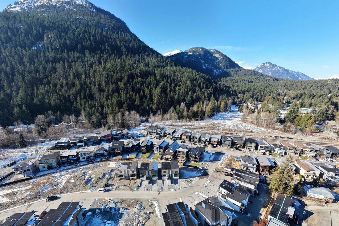 House in Pemberton, British Columbia, Canada 5 - 18256690