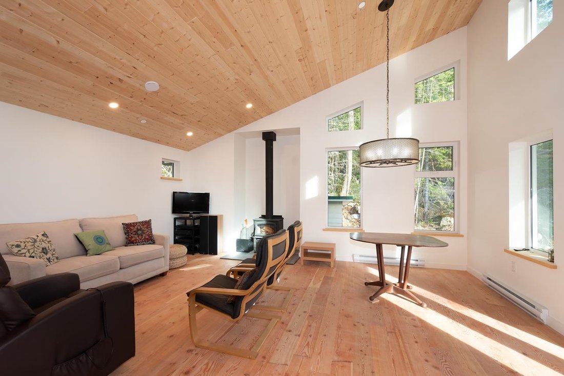 House in Bowen Island, British Columbia, Canada 3 - 18256721