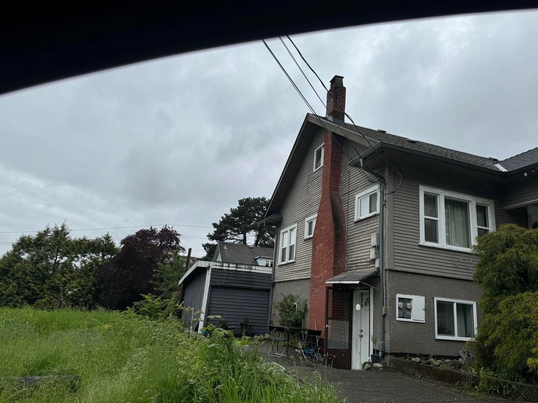 House in New Westminster, British Columbia, Canada 2 - 18257105
