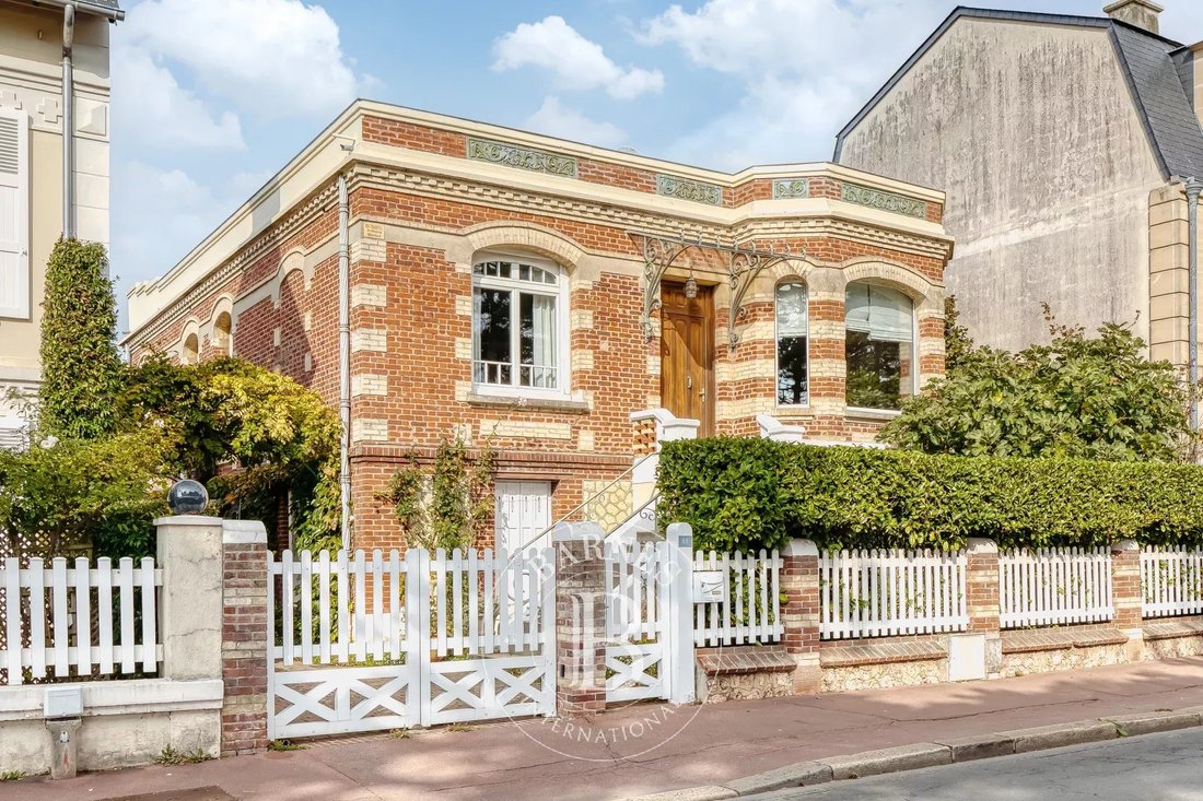 House in Deauville, Normandy, France 2 - 18252202