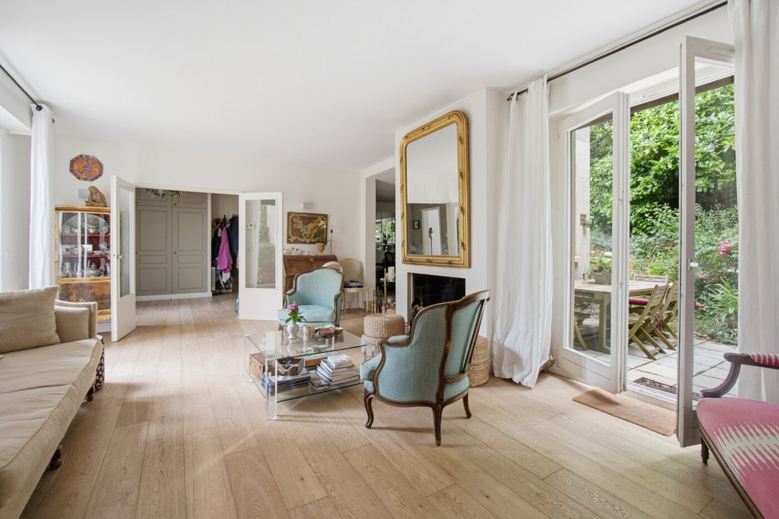 House in Forêt, Saint-Germain-en-Laye, France 2 - 18212133