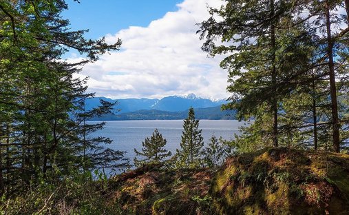 Land in Bowen Island, British Columbia, Canada 1