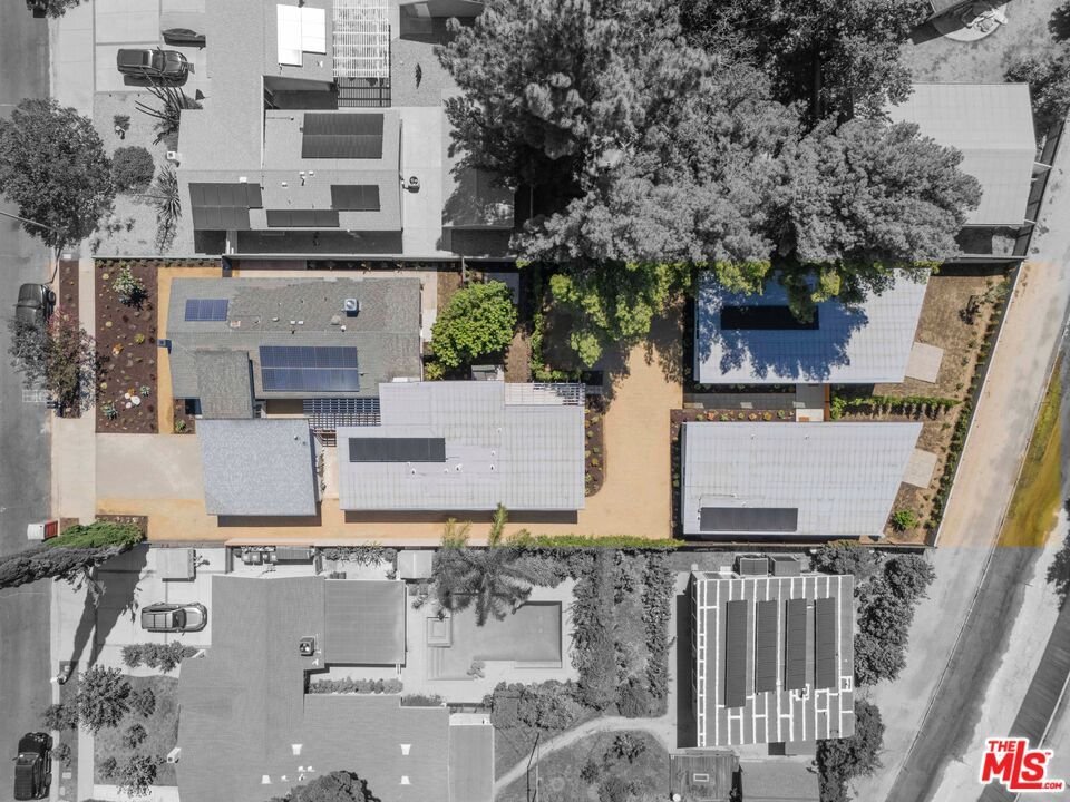 Los Angeles, California, United States 2 - 18251739