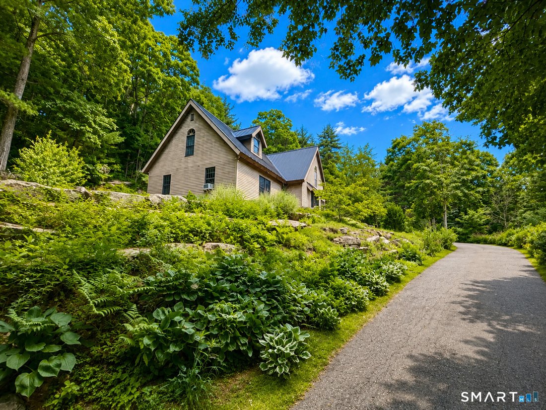 House in Winsted, Connecticut, United States 3 - 18250059