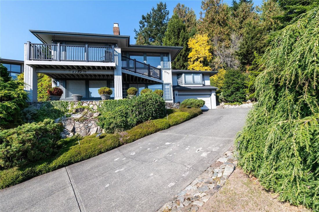 House in North Saanich, British Columbia, Canada 2 - 18256986
