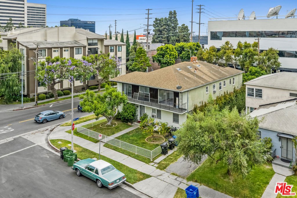 Los Angeles, California, United States 5 - 18253781