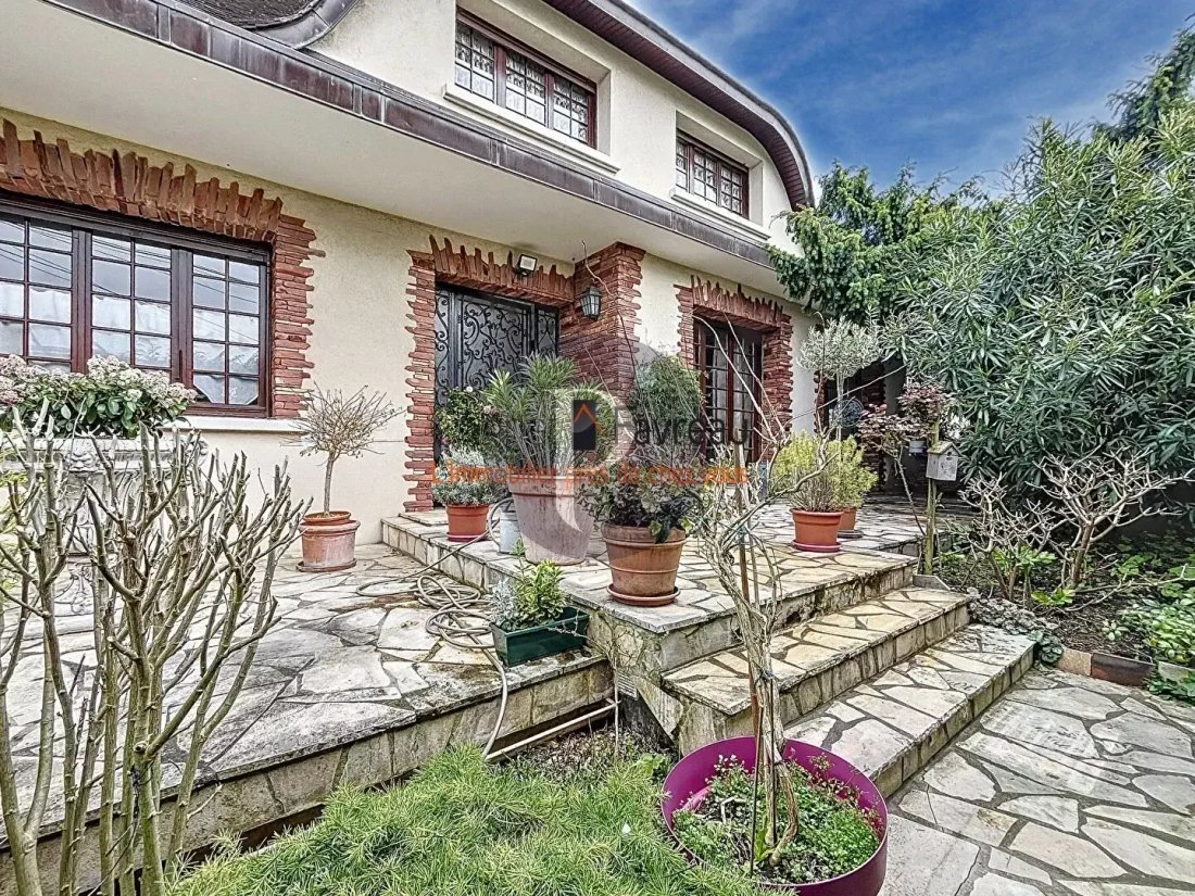 House in Vitry-sur-Seine, Ile-de-France, France 1 - 17562733