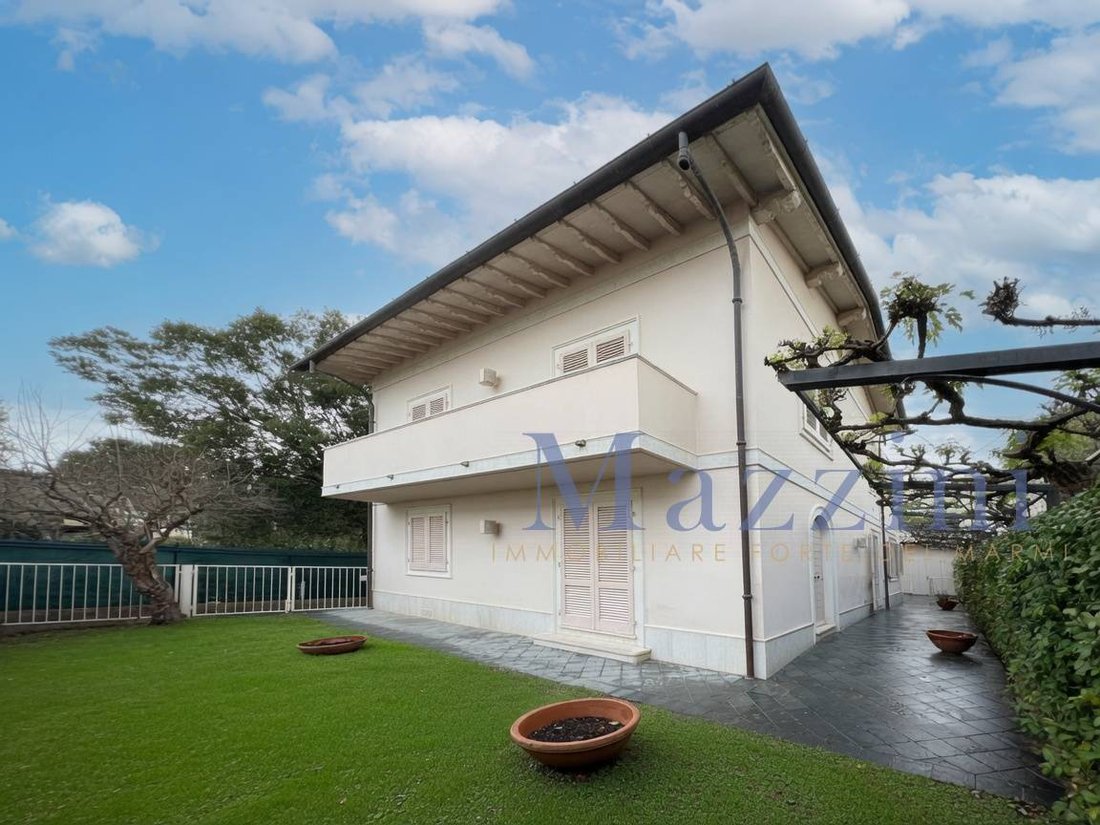 Villa in Vittoria Apuana, Forte dei Marmi, Tuscany 3 - 18256550