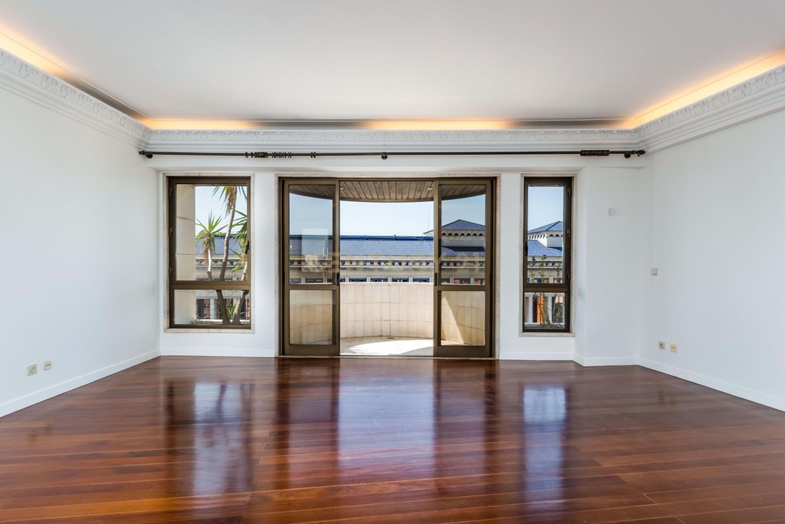 Apartment in Areeiro, Lisbon, Portugal 3 - 18255472