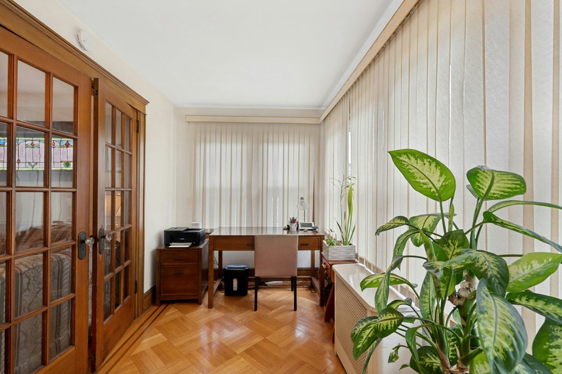 House in Cliffside Park, New Jersey, United States 3 - 18252034