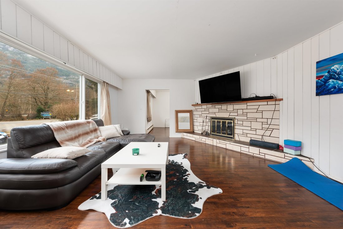 House in Squamish, British Columbia, Canada 1 - 18256970