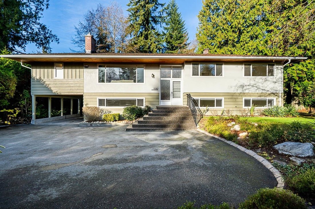 House in Anmore, British Columbia, Canada 2 - 18256692