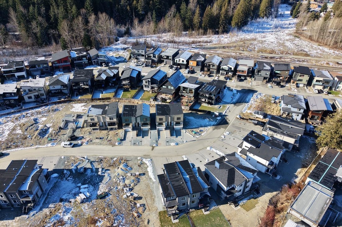 House in Pemberton, British Columbia, Canada 4 - 18256690