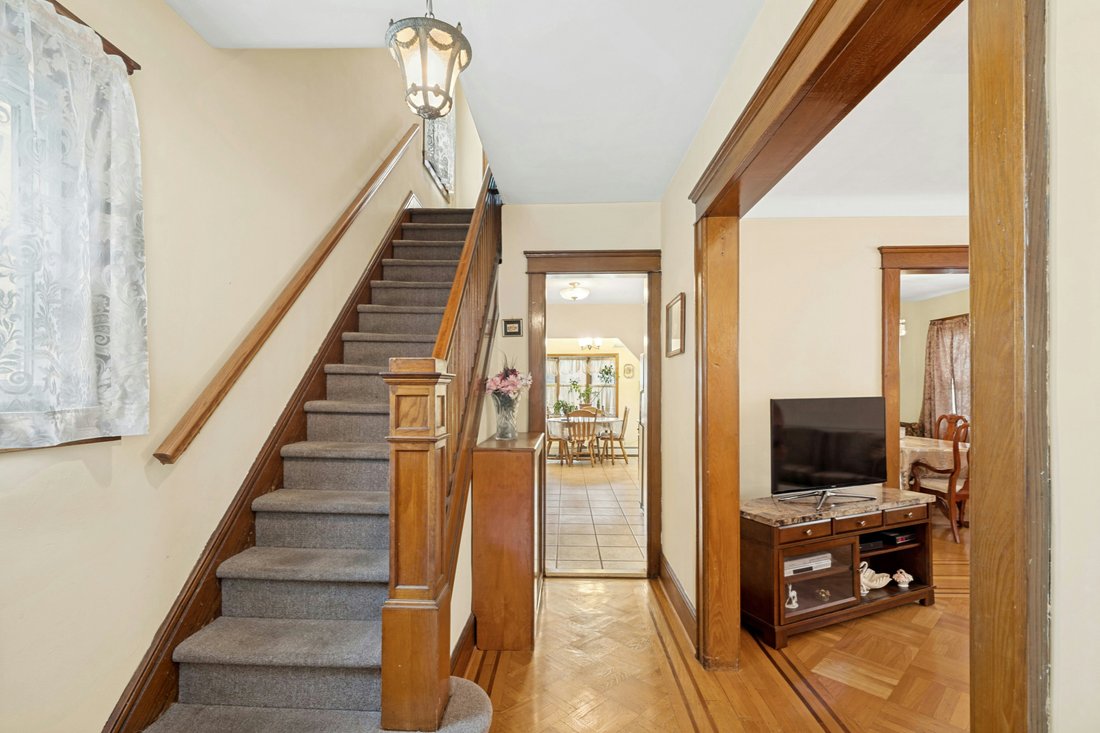 House in Cliffside Park, New Jersey, United States 4 - 18252034