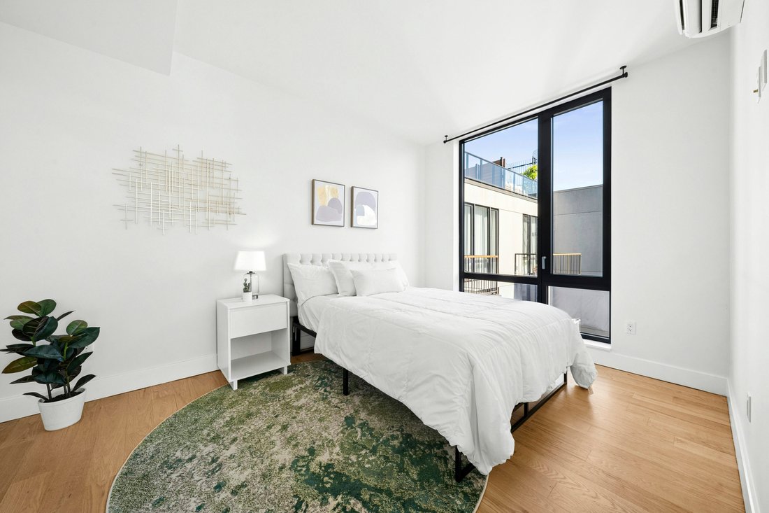 Condo in New York, New York, United States 4 - 18256226
