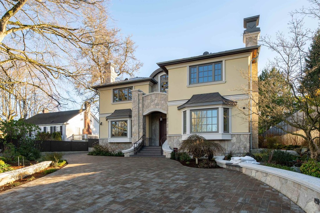 House in University Endowment Lands, British Columbia, Canada 2 - 18256958