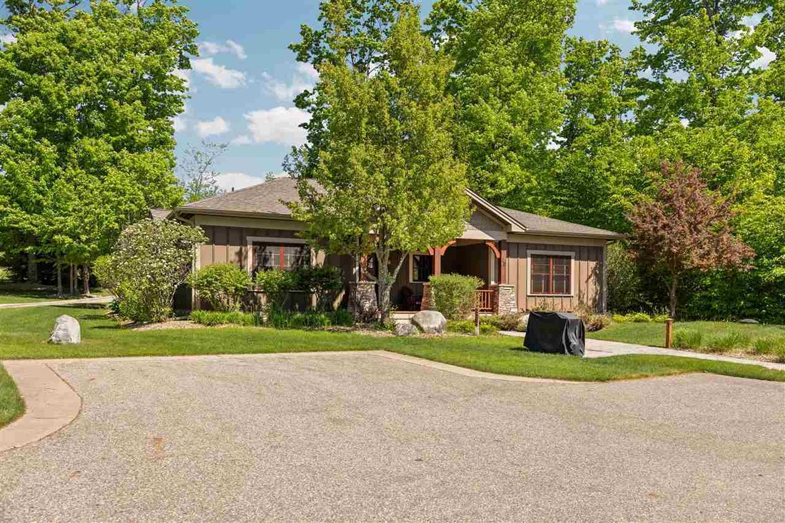 House in Wequetonsing, Michigan, United States 2 - 17450405