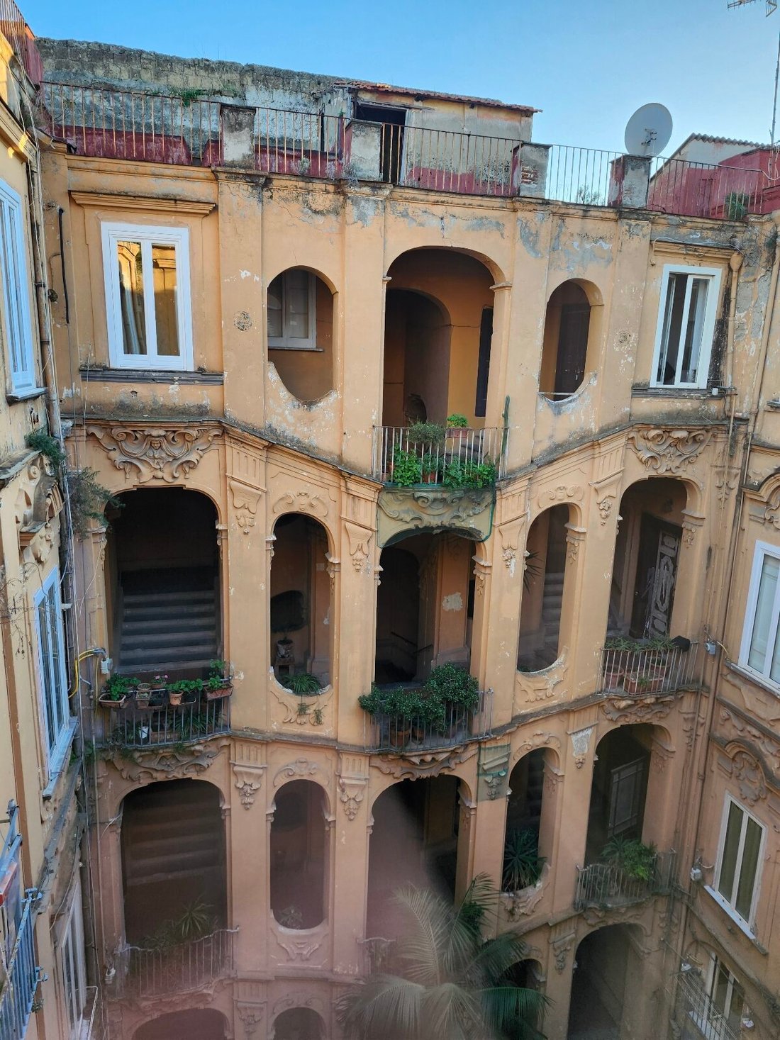 Apartment in Naples, Campania, Italy 2 - 15428896