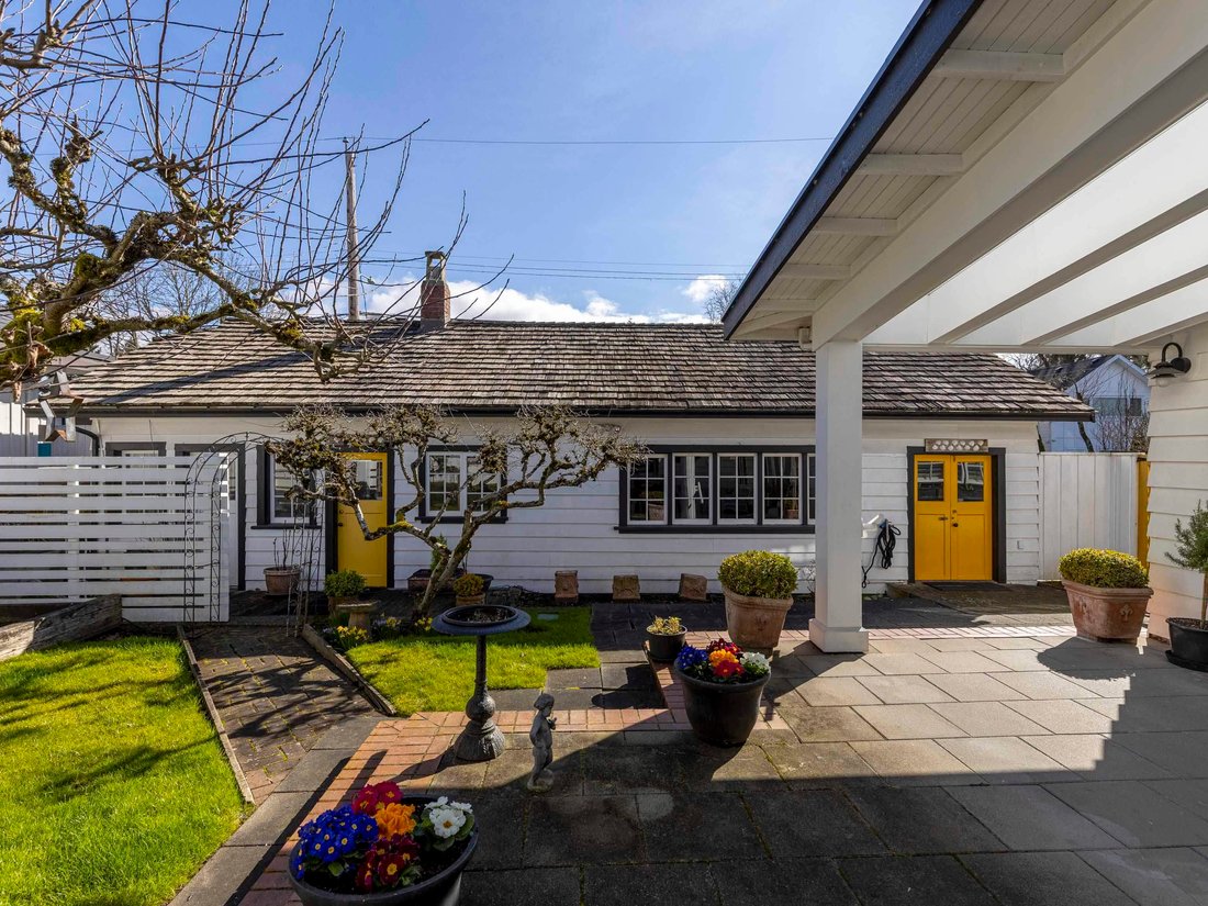 House in Surrey, British Columbia, Canada 5 - 18257115