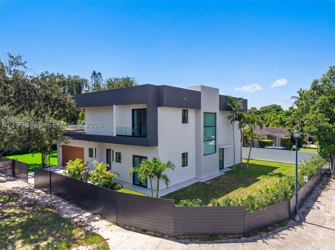House in Miami, Florida, United States 3 - 17816078
