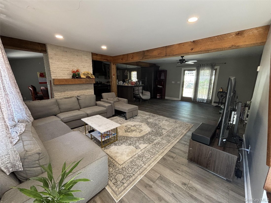 House in Smithtown, New York, United States 2 - 18254564