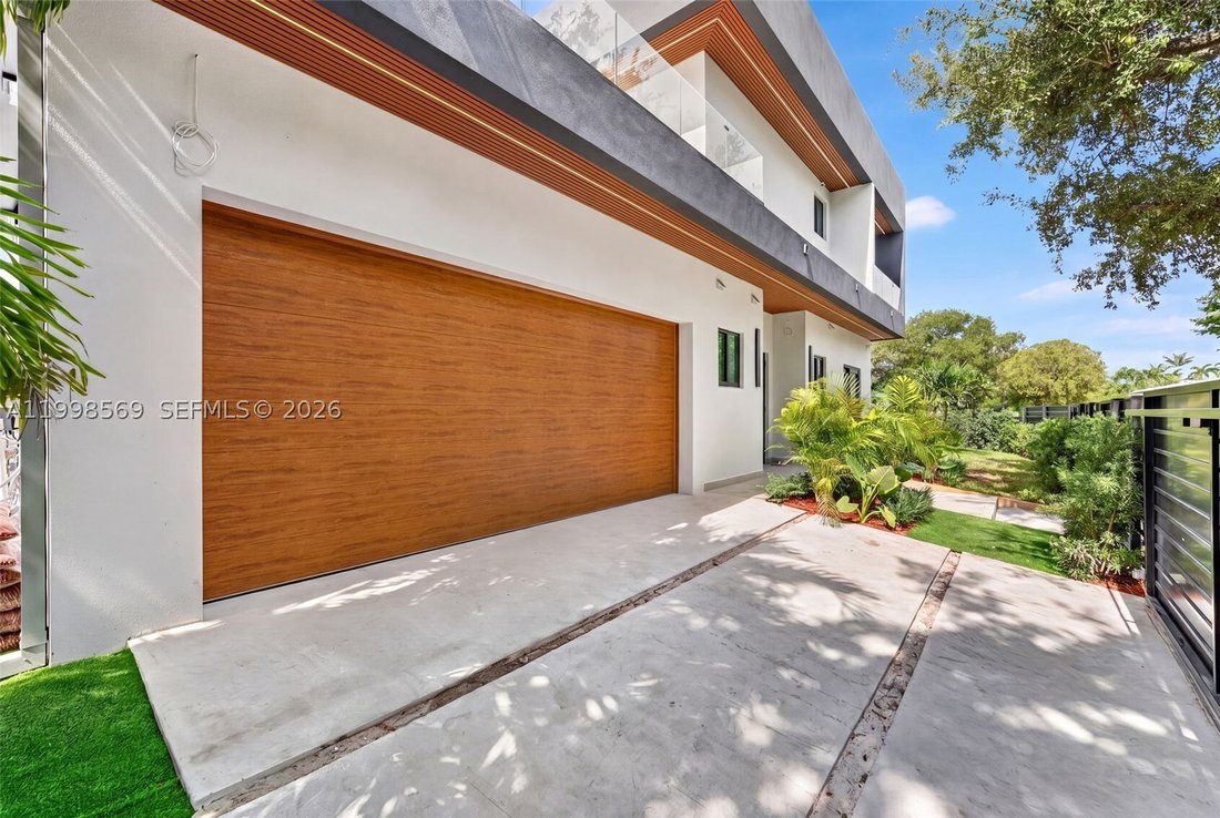 House in Miami, Florida, United States 1 - 17816078
