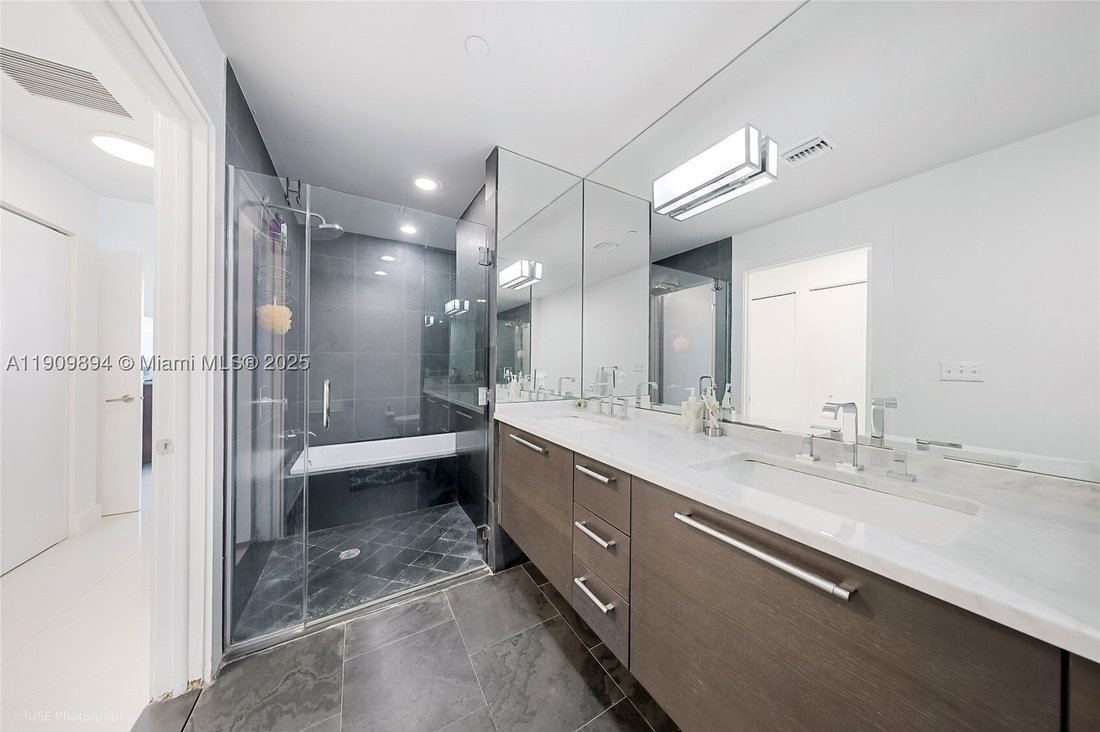 Condo in Miami, Florida, United States 5 - 16606082