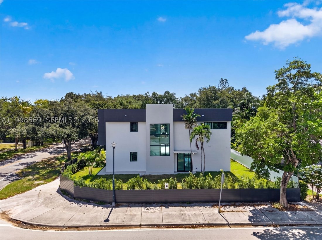 House in Miami, Florida, United States 2 - 17816078