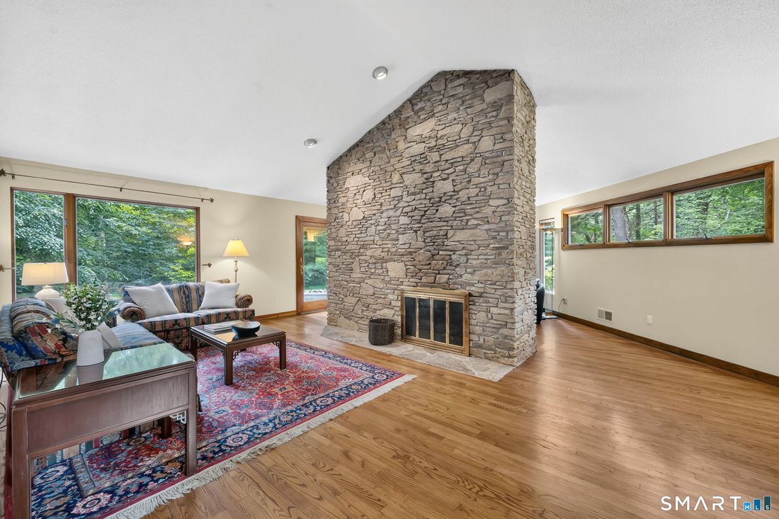 House in Simsbury, Connecticut, United States 3 - 18254620