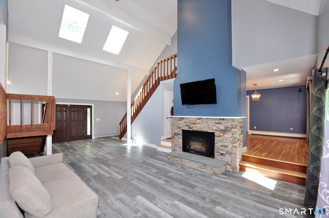 House in Granby, Connecticut, United States 4 - 18254739
