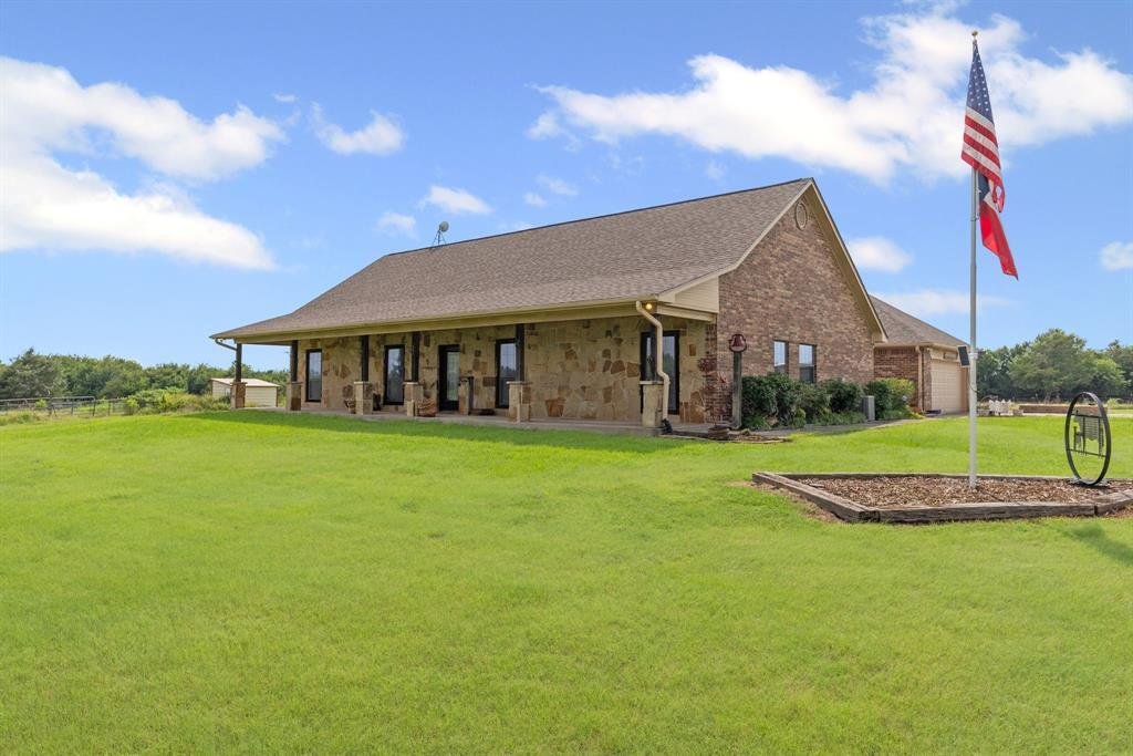 House in Celeste, Texas, United States 3 - 18255202